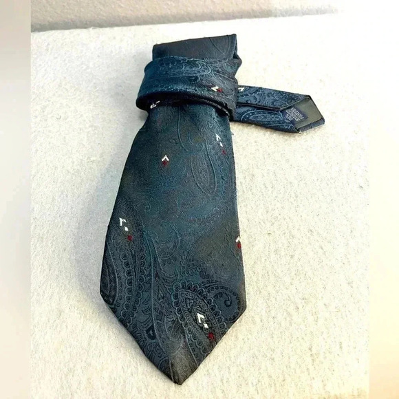 Other - Beautiful Paisley Vintage Textured Polyester Tie blk/ blue  red & white accents